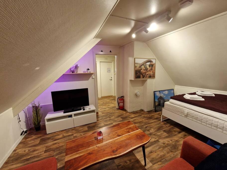 Smaller Apartment Next To Bridge 트롬쇠 외부 사진